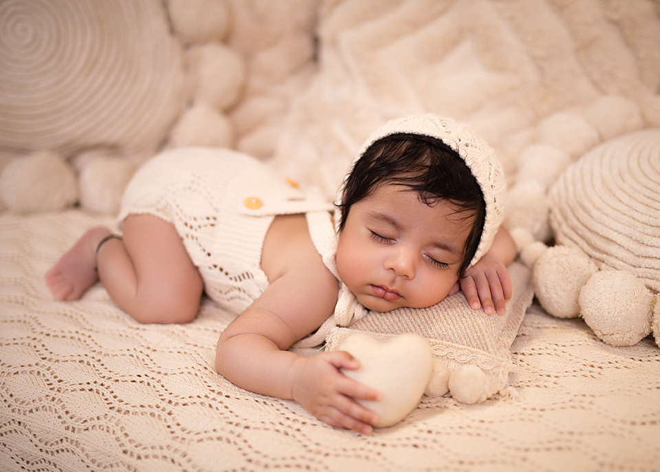 Natural newborn photo session in Bracknell